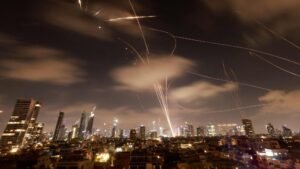 Irán advierte que utilizará misiles “mucho más avanzados” si Israel comete nueva acción en su contra