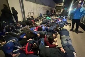 Más de 100 hinchas chilenos detenidos por incidentes en Independiente-U de Chile