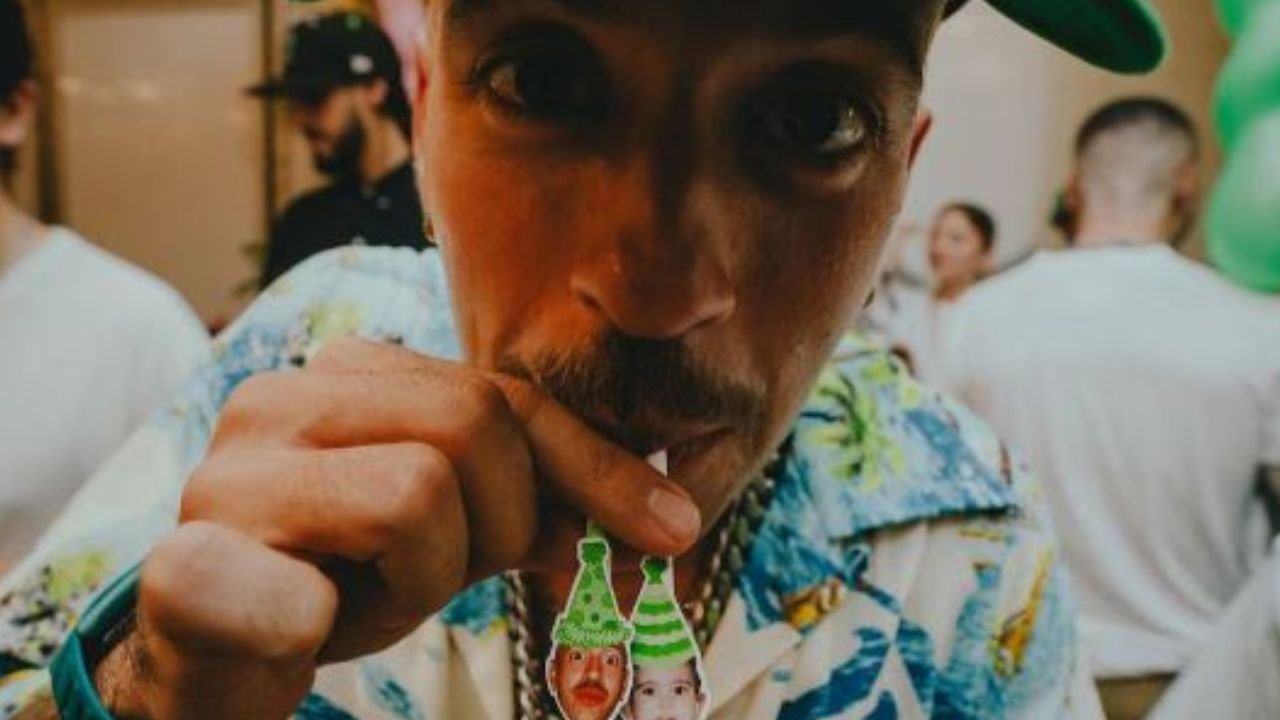 Feid la rompió en Japón: estrenó canción y celebró cumpleaños con J Balvin y Yandel