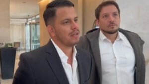 Hallazgos relacionados con la presunta cita entre Sneyder Pinilla, y Andrés Calle, en Montería, con el propósito de la entrega de una suma millonaria.