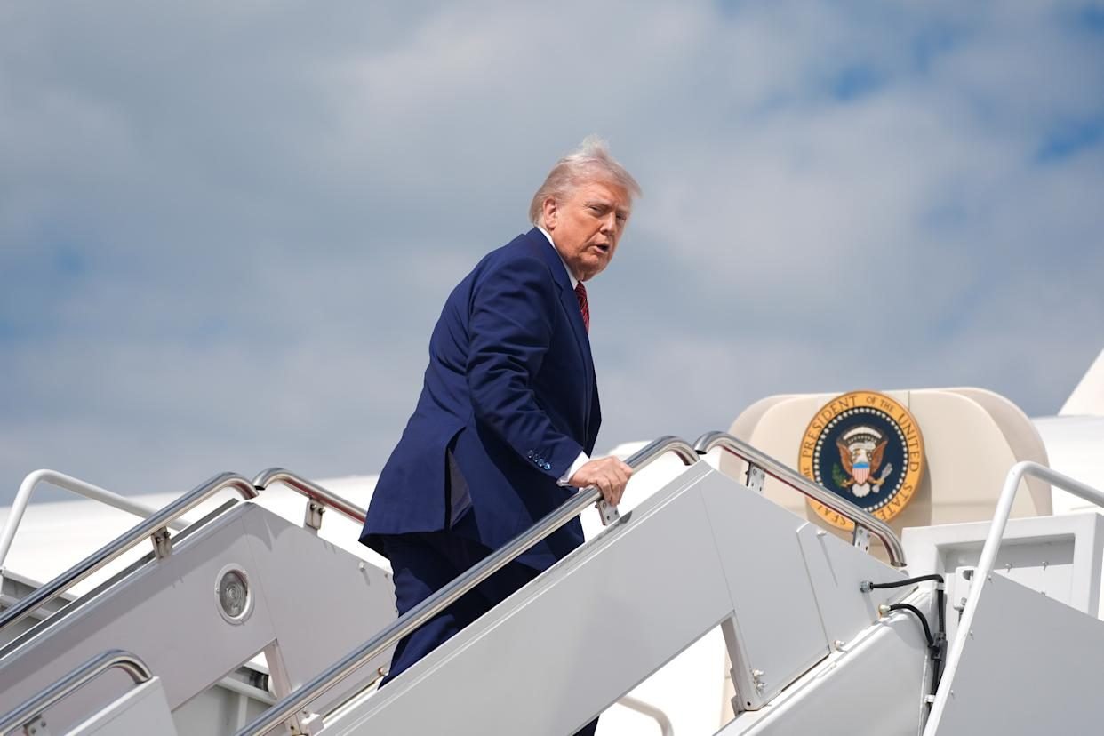 Trump niega conversaciones para preparar un «cambio de régimen» en Venezuela