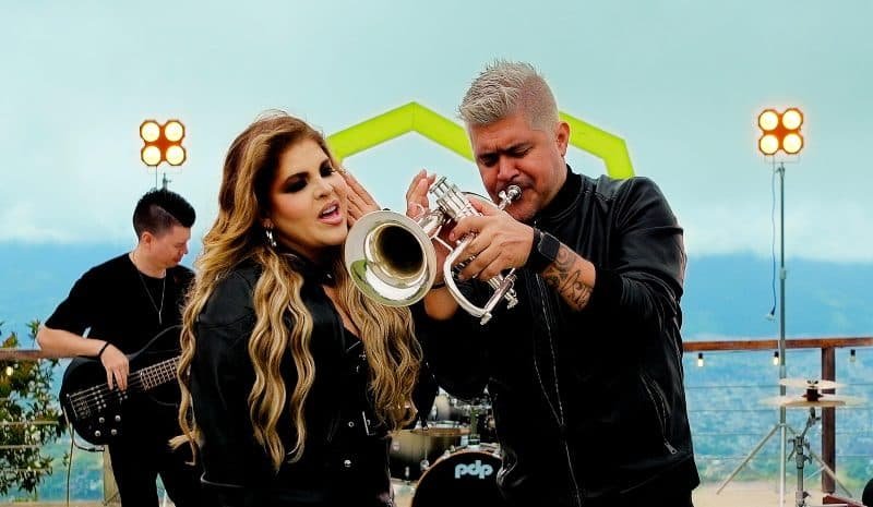 Diveana y Anthony Pérez se unen para la versión deluxe de “Tus Ojos”