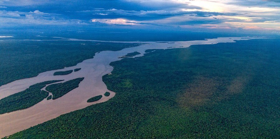 Guyana acusa a Venezuela de disparar contra barco con material electoral