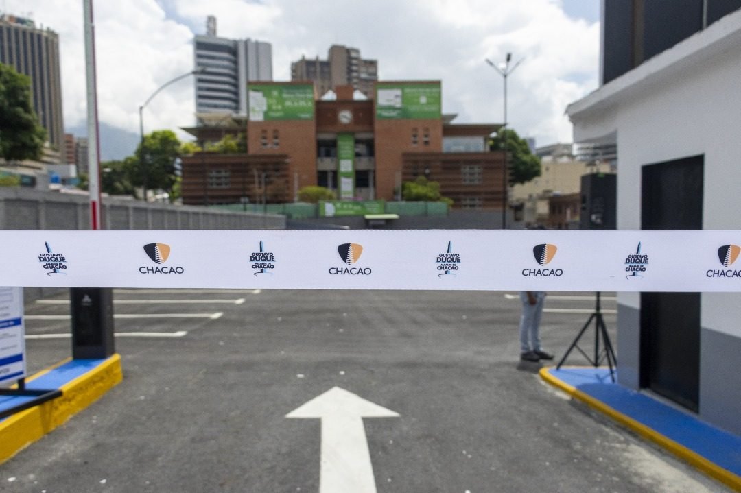 Chacao amplía la comodidad y el acceso al Mercado Municipal con nuevo estacionamiento para más de 130 vehículos