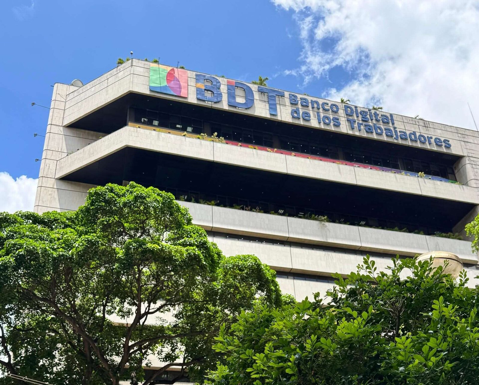 Más de 100 emprendedores recibieron créditos a través del BDT