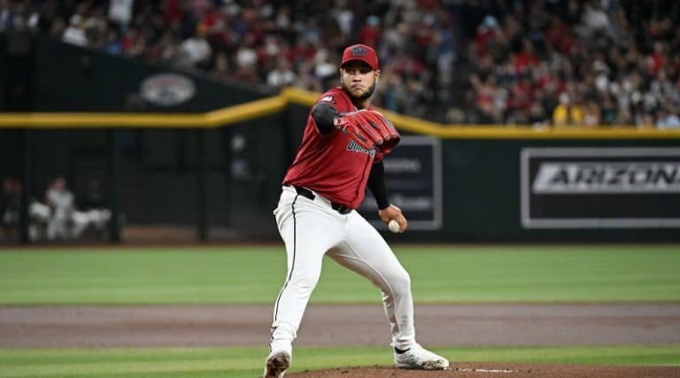 Eduardo Rodríguez derrotó a Ranger Suárez en duelo de venezolanos
