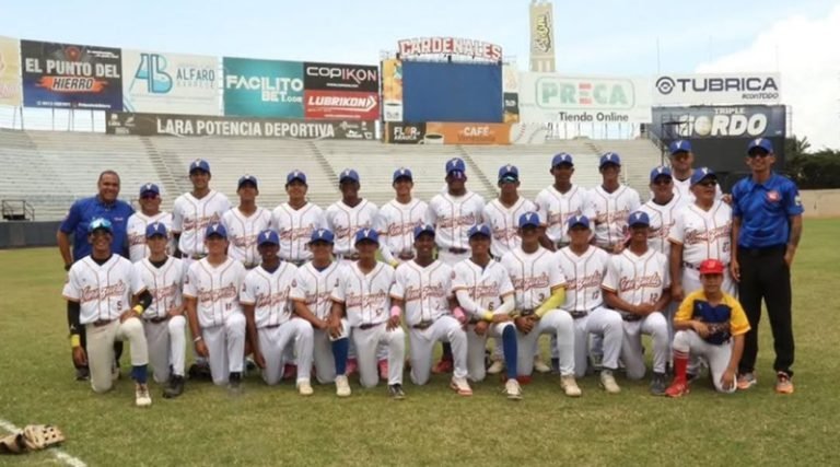 Jefe de Estado felicita a selección Sub-15 de béisbol por su título y pase al Mundial 2026