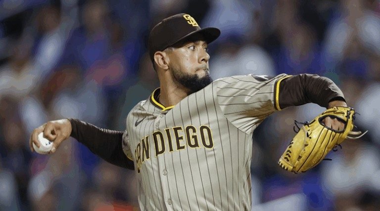 Robert Suárez coquetea con los 40 rescates