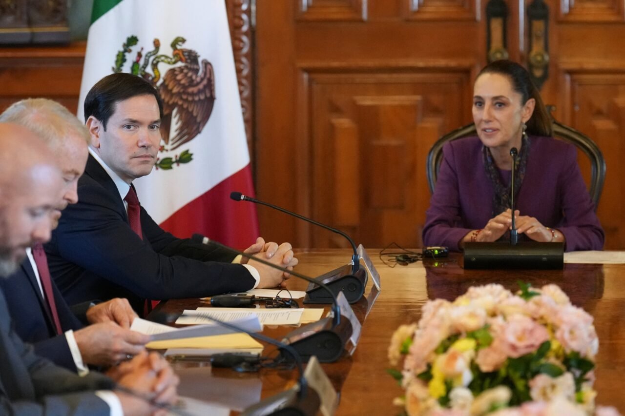 México y EE. UU. anuncian grupo de alto nivel para cumplir compromisos fronterizos y antidrogas (Video)