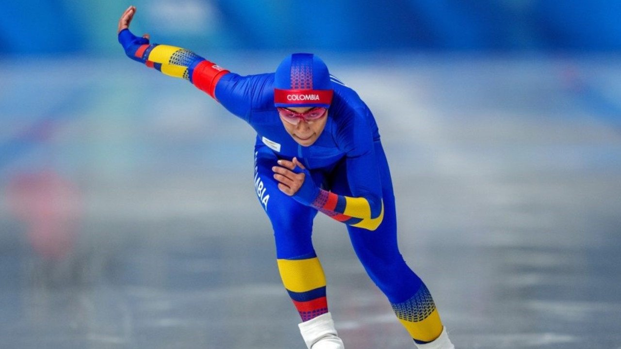 Patinadoras sobre hielo de Colombia se preparan para la temporada de short track