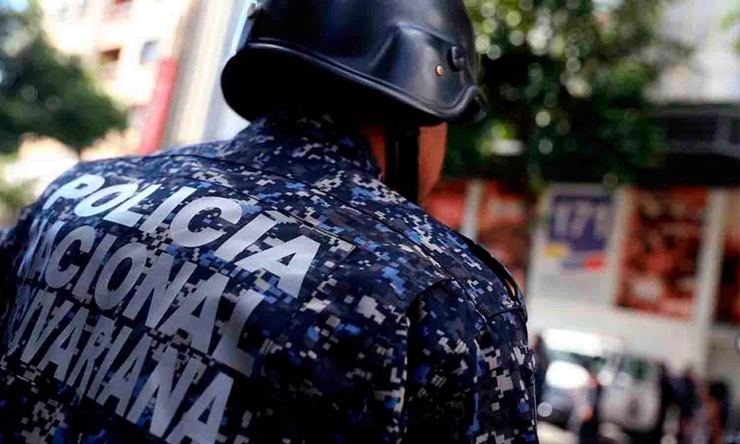 La PNB detiene a cinco hombres por extorsión