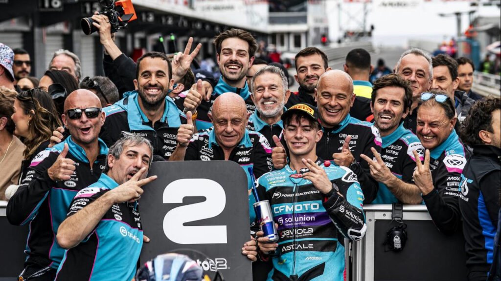 ¡Alonso vuelve al podio! El colombiano David Alonso brilla en Phillip Island, terminó segundo en Moto2