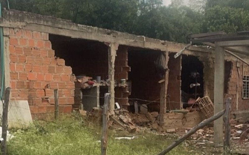 Atentado con explosivos deja casas destruidas y varios heridos en el suroeste de Colombia