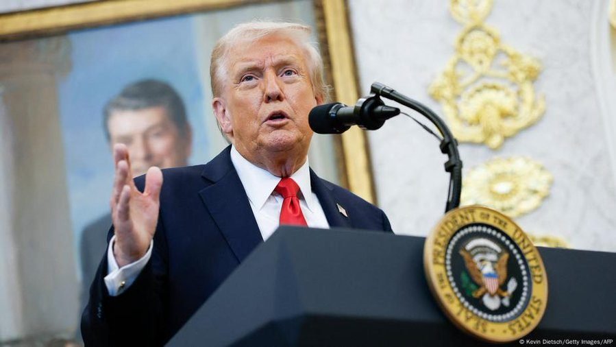 Trump confirma que atacaron a un submarino "cargado de drogas" en el Caribe