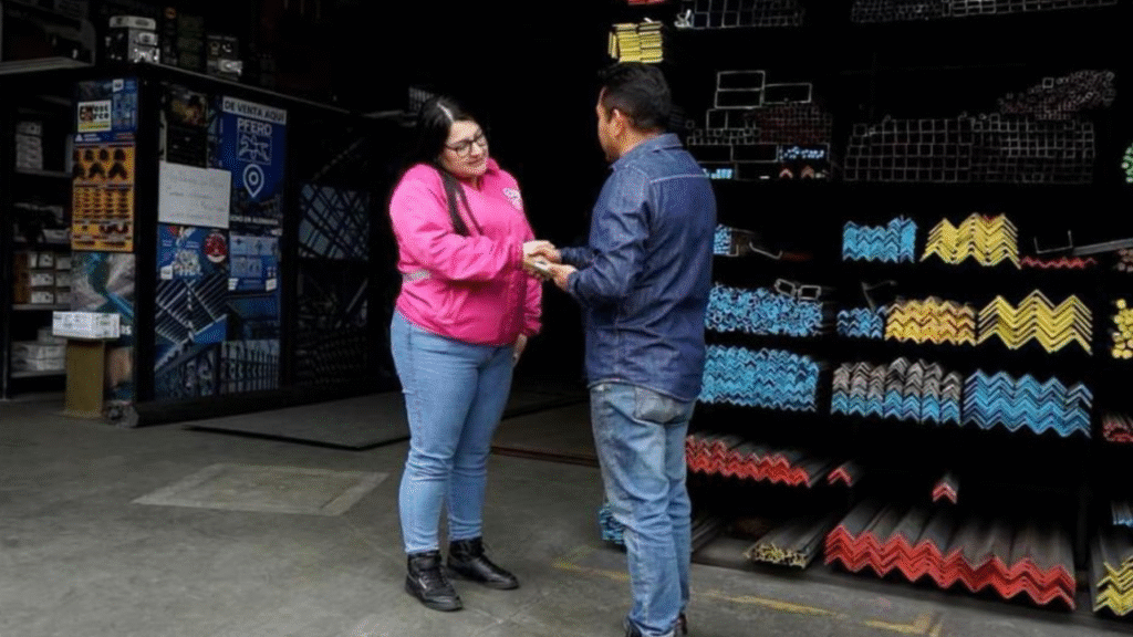 ¡No cayó en la trampa! Ferretero de Kennedy frustra estafa millonaria y ayuda a capturar al delincuente