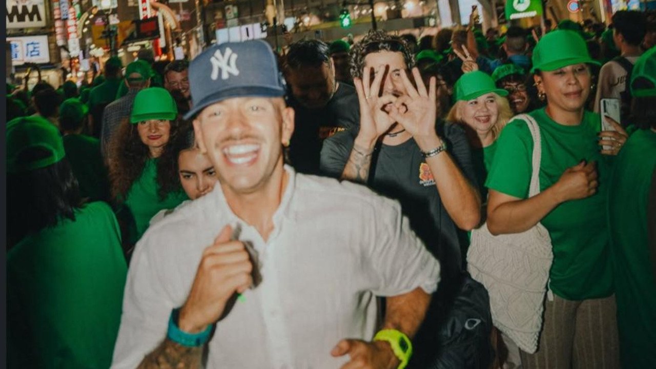 ¡Feid hace historia! El icónico verde del artista es ahora un color oficial de Pantone