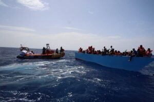 Mueren 40 migrantes en un naufragio frente a las costas tunecinas