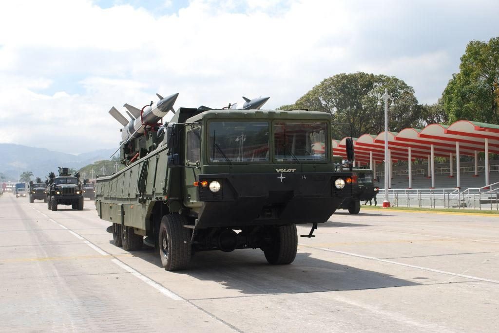 FANB desplegó sistema de misiles antiaéreos Pechora-2M rumbo a Carabobo
