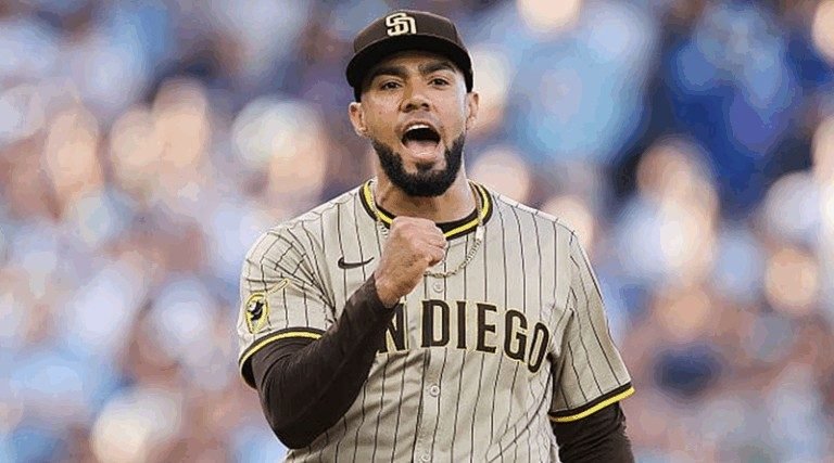 Robert Suárez es el fajador del bullpen de los Padres