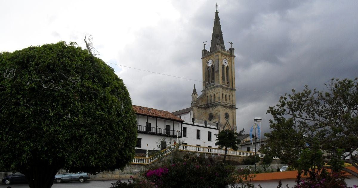 Este es el histórico pueblo de Boyacá considerado patrimonio colonial, tierra del tejo y los paisajes naturales