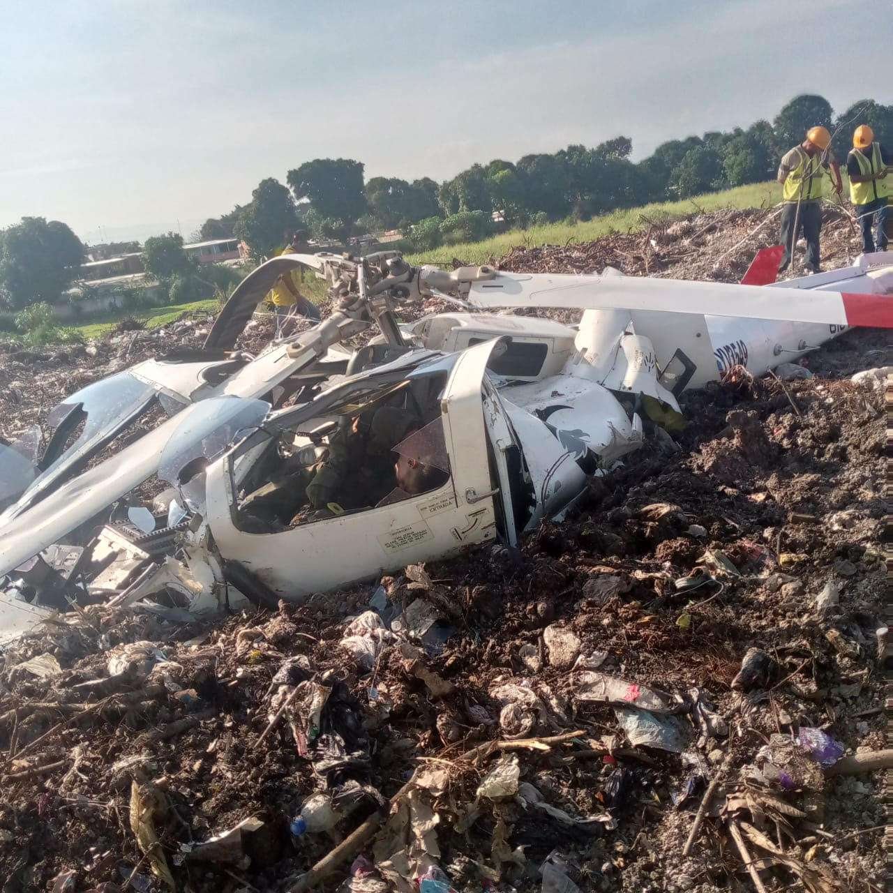 Mueren dos militares tras precipitarse helicóptero en vertedero San Vicente