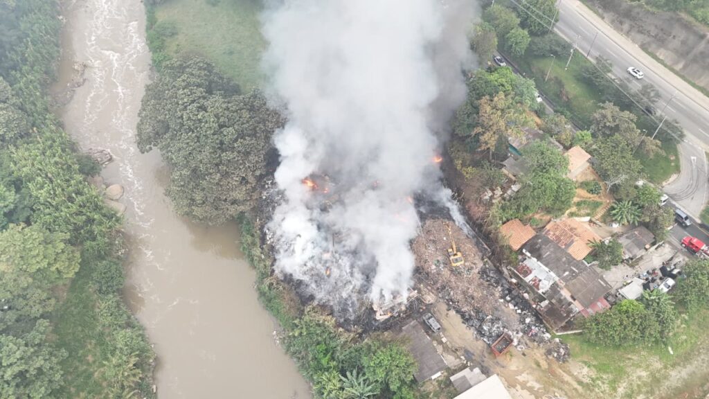 Incendio de interfaz fue controlado en un 100 % gracias a la rápida acción de los organismos de socorro en Girardota Incendio de interfaz fue controlado en un 100 % gracias a la rápida acción de los organismos de socorro en Girardota